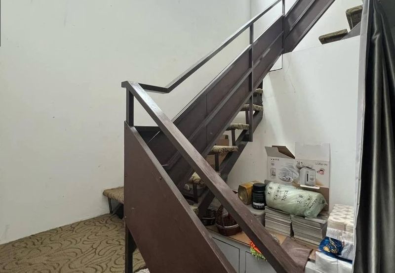 Persiaran Greenhill, Kampung Jawa