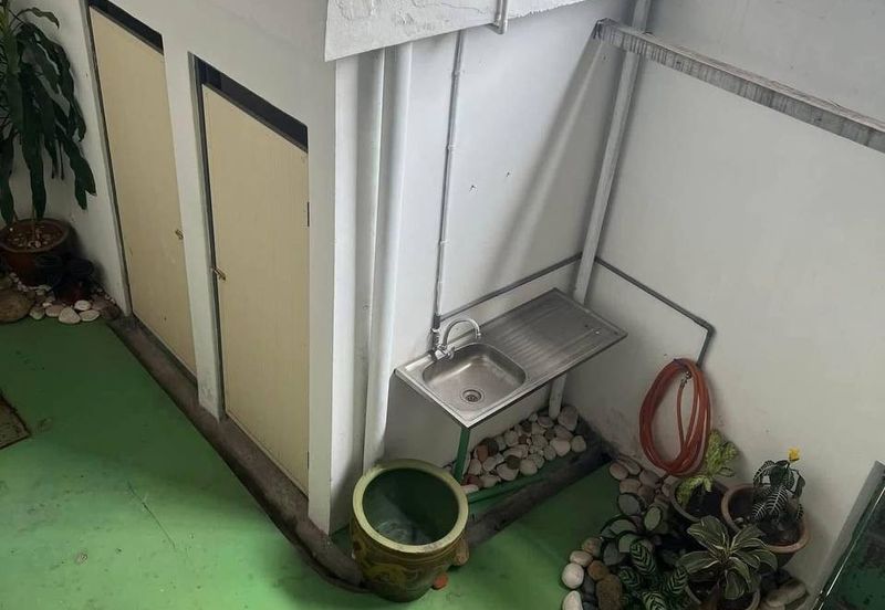 Persiaran Greenhill, Kampung Jawa