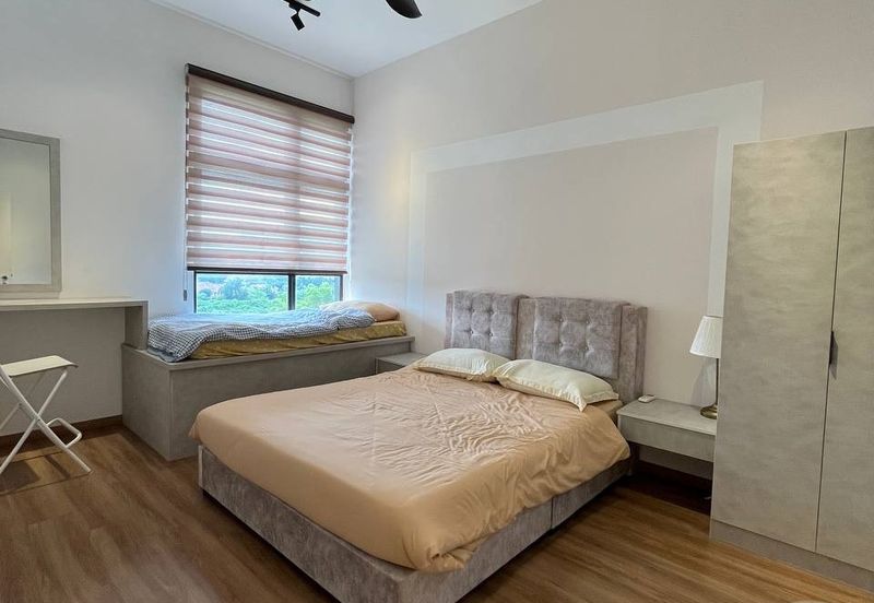 THE COVE HILLSIDE RESIDENCE