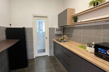 THE COVE HILLSIDE RESIDENCE