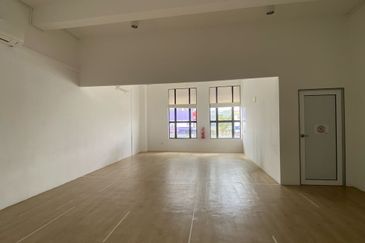 🏢 Bond Square Shop Lot 🚗 Facing Main Road | Ipoh