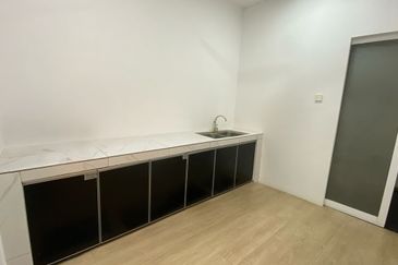 🏢 Bond Square Shop Lot 🚗 Facing Main Road | Ipoh