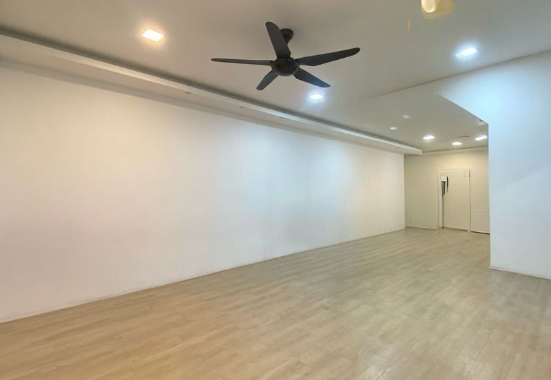 🏢 Bond Square Shop Lot 🚗 Facing Main Road | Ipoh