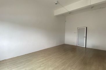 🏢 Bond Square Shop Lot 🚗 Facing Main Road | Ipoh