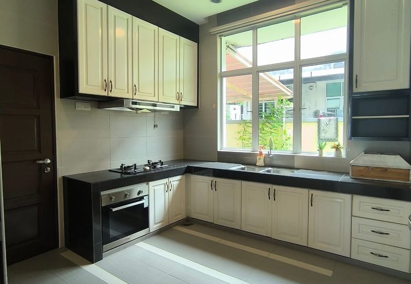 TAMAN MERU DESA PARK