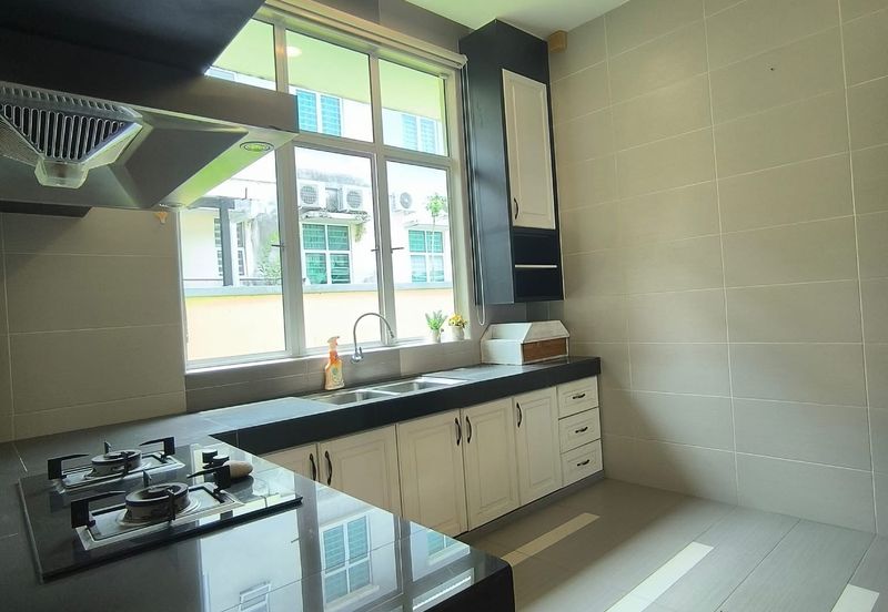 TAMAN MERU DESA PARK