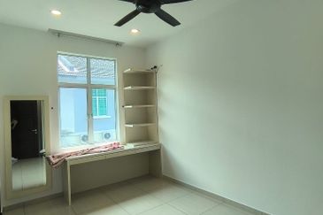 TAMAN MERU DESA PARK