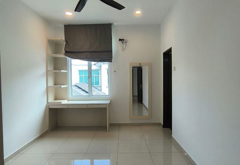 TAMAN MERU DESA PARK