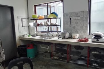 🏢 Gunung Lang 3-Storey Commercial