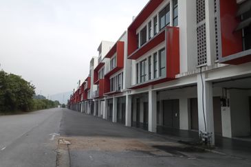 🏢 Gunung Lang 3-Storey Commercial