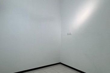 DESA LAHAT SRI -WANG