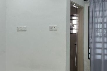 DESA LAHAT SRI -WANG