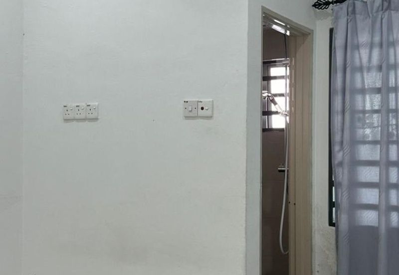 DESA LAHAT SRI -WANG