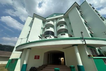 TAMAN LAPANGAN HILLCITY COND