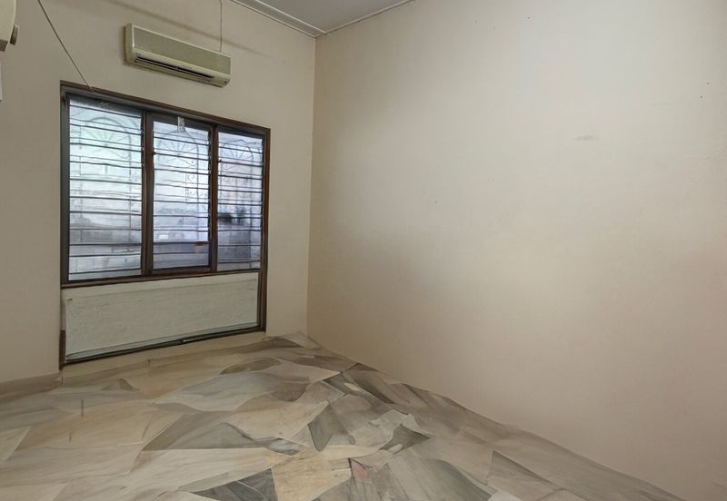 TAMAN PUTERI LINDUNGAN BULAN