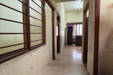 TAMAN PUTERI LINDUNGAN BULAN