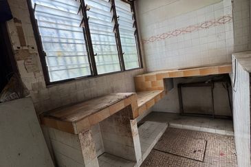 TAMAN PUTERI LINDUNGAN BULAN