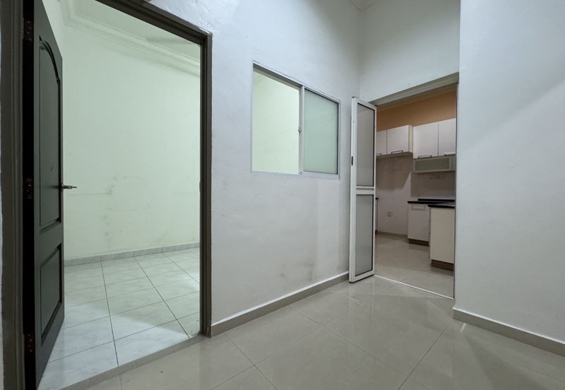 OFF JALAN PASIR PUTEH