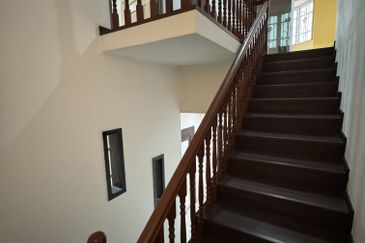 OFF JALAN PASIR PUTEH