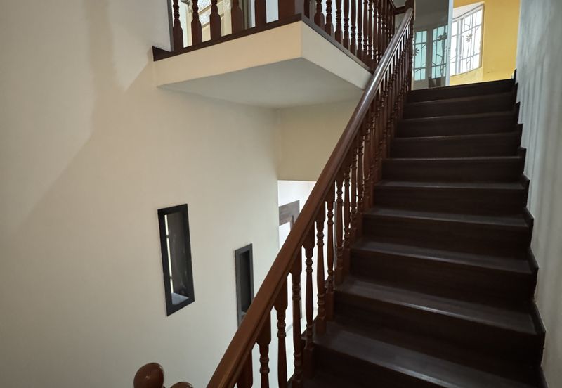 OFF JALAN PASIR PUTEH