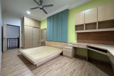 OFF JALAN PASIR PUTEH