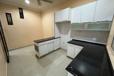 OFF JALAN PASIR PUTEH