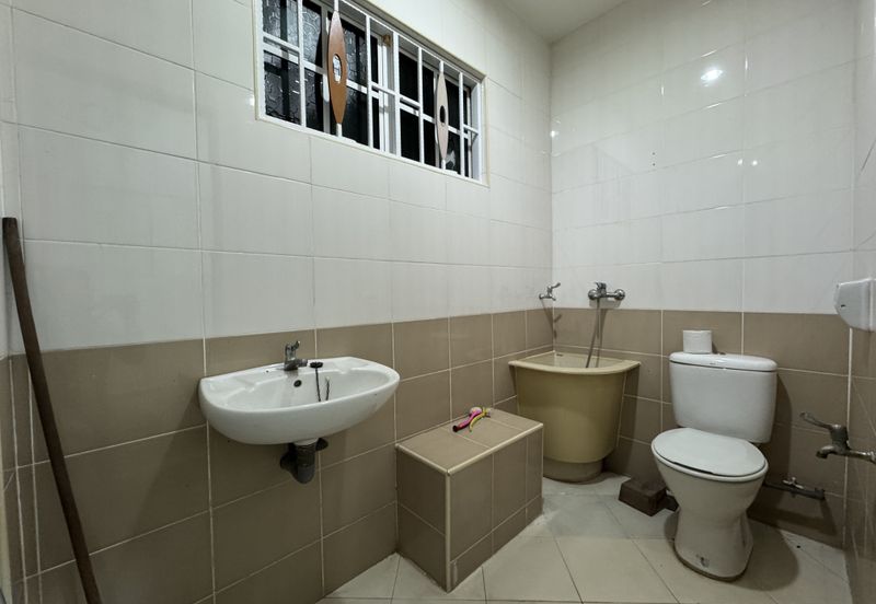 OFF JALAN PASIR PUTEH