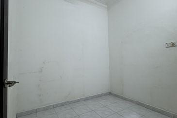 OFF JALAN PASIR PUTEH