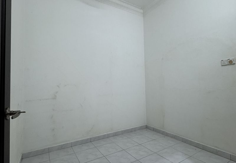 OFF JALAN PASIR PUTEH