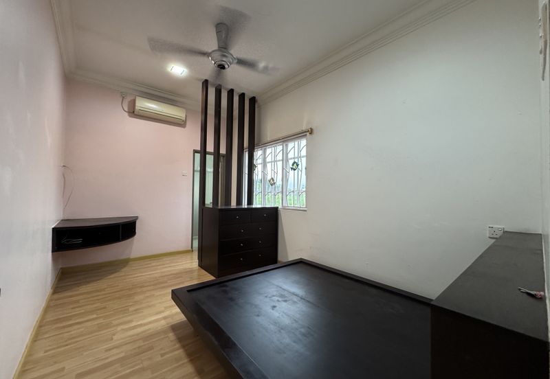 OFF JALAN PASIR PUTEH