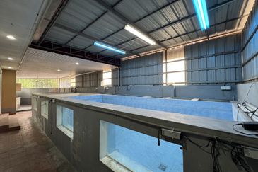 OFF JALAN PASIR PUTEH