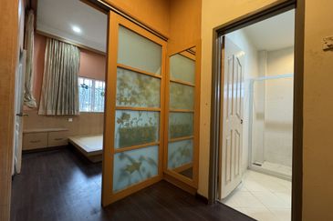 OFF JALAN PASIR PUTEH