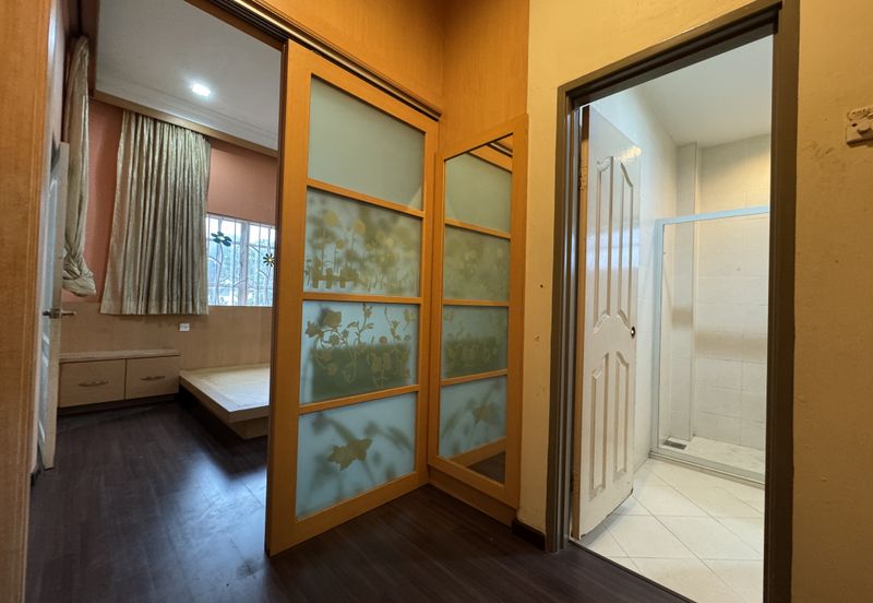 OFF JALAN PASIR PUTEH