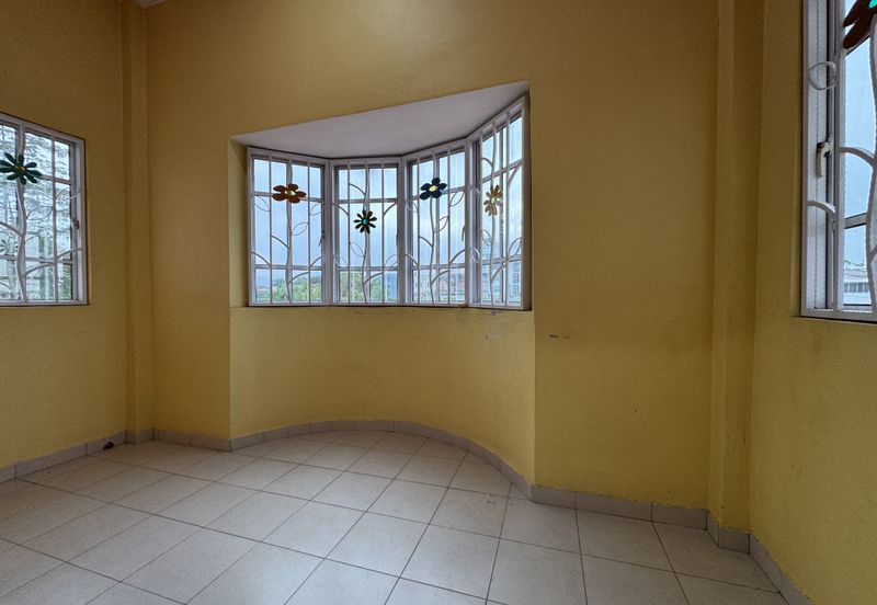 OFF JALAN PASIR PUTEH