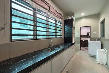 TAMAN MERU DESA PARK