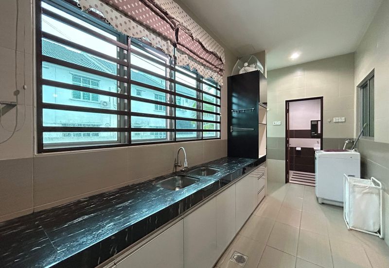 TAMAN MERU DESA PARK