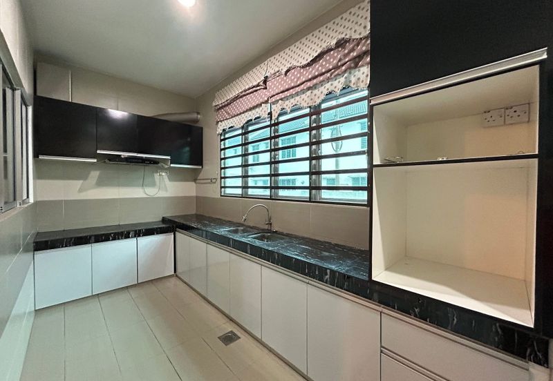 TAMAN MERU DESA PARK