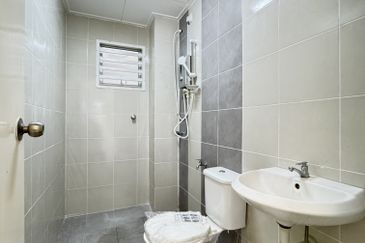 CASA RESIDENCES, CHEMOR