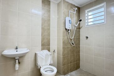 CASA RESIDENCES, CHEMOR