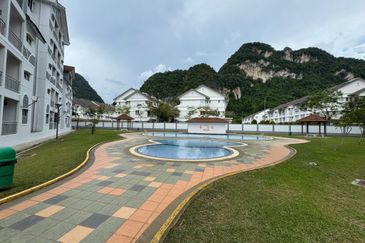 Alpine Village Apartment