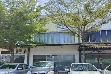 🏢 Festival Walk | Ground Floor For Rent