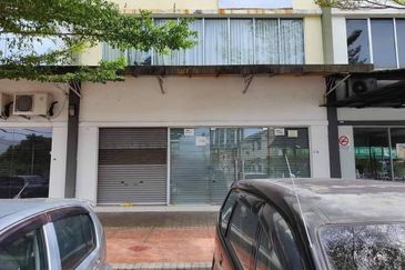 🏢 Festival Walk | Ground Floor For Rent