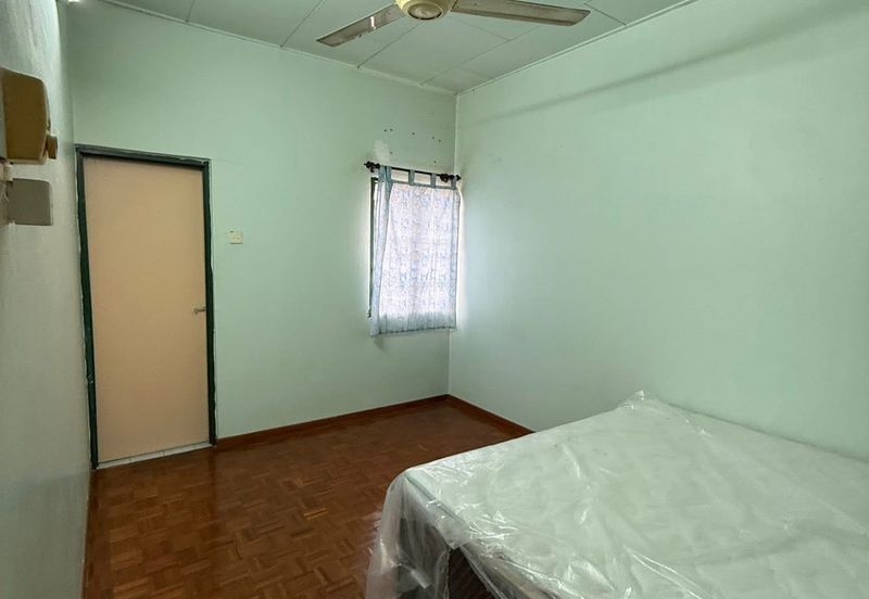 TAMAN LAPANGAN INDAH