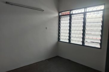 TAMAN CAHAYA BERCHAM