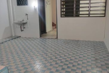 TAMAN CAHAYA BERCHAM