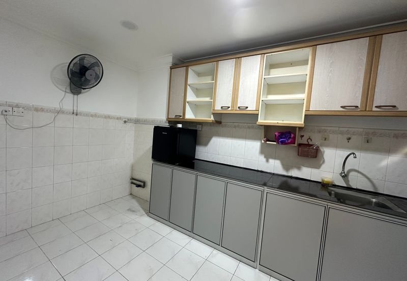 TAMAN LAPANGAN HILLCITY COND