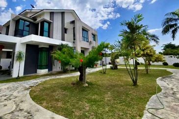 Panorama Lapangan Akasia @ Botani