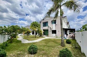 Panorama Lapangan Akasia @ Botani