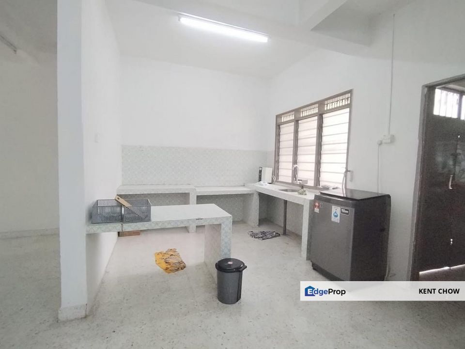 🏘️ Double Storey Terrace House For Rent  📍 Location: Ipoh Garden East, Perak, Ipoh