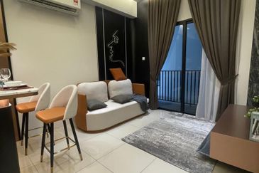 Piccadilly Service Residence @ Greentown